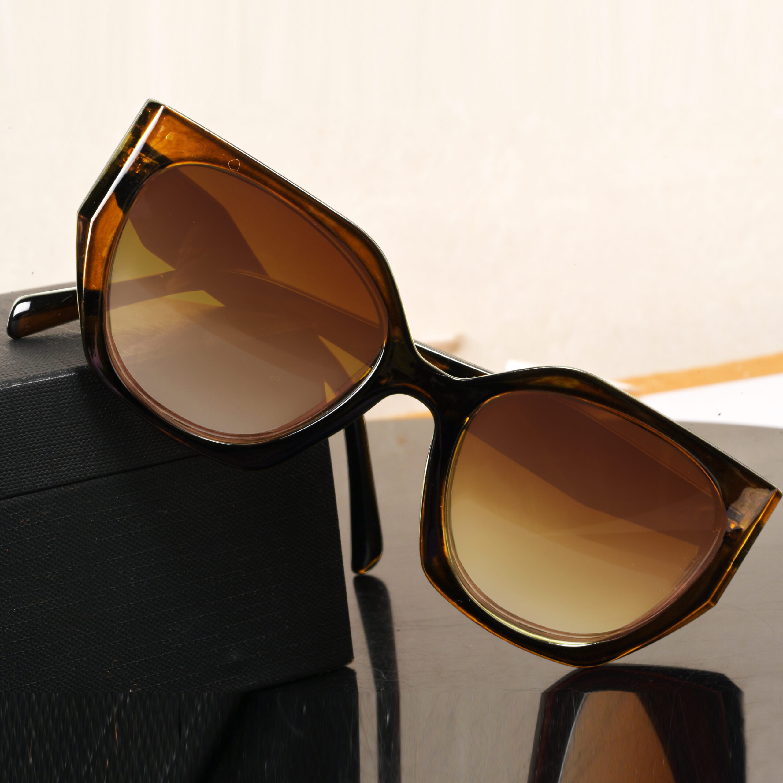 KAPCHA Oversized Cat Eye Sunglasses, Brown Frame, Trendy Cateye Sunglasses For Women