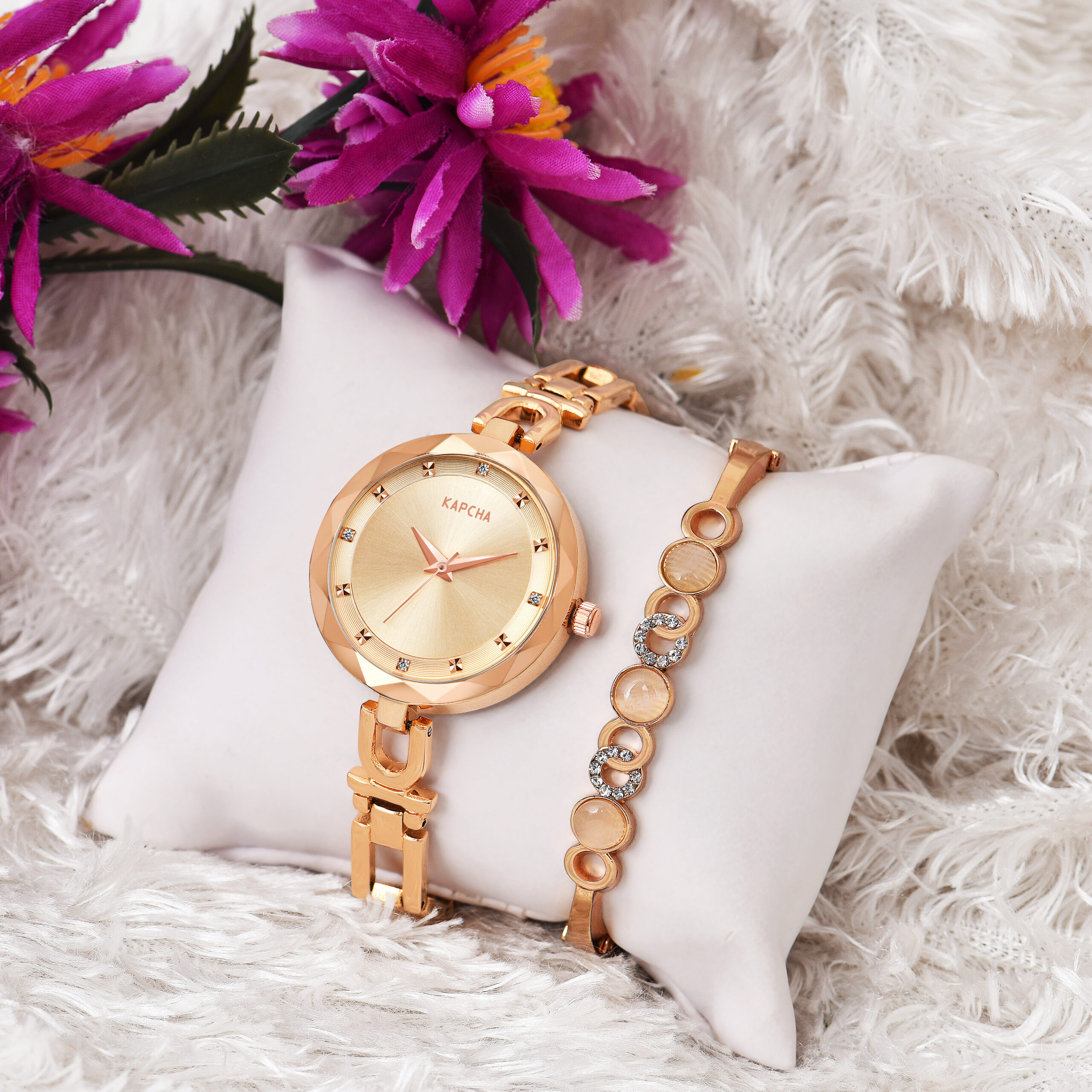 KAPCHA Versatile Stylish Women's Mesh Strap Watch with Gift Bracelet Round Dial Shape, Quartz Movement